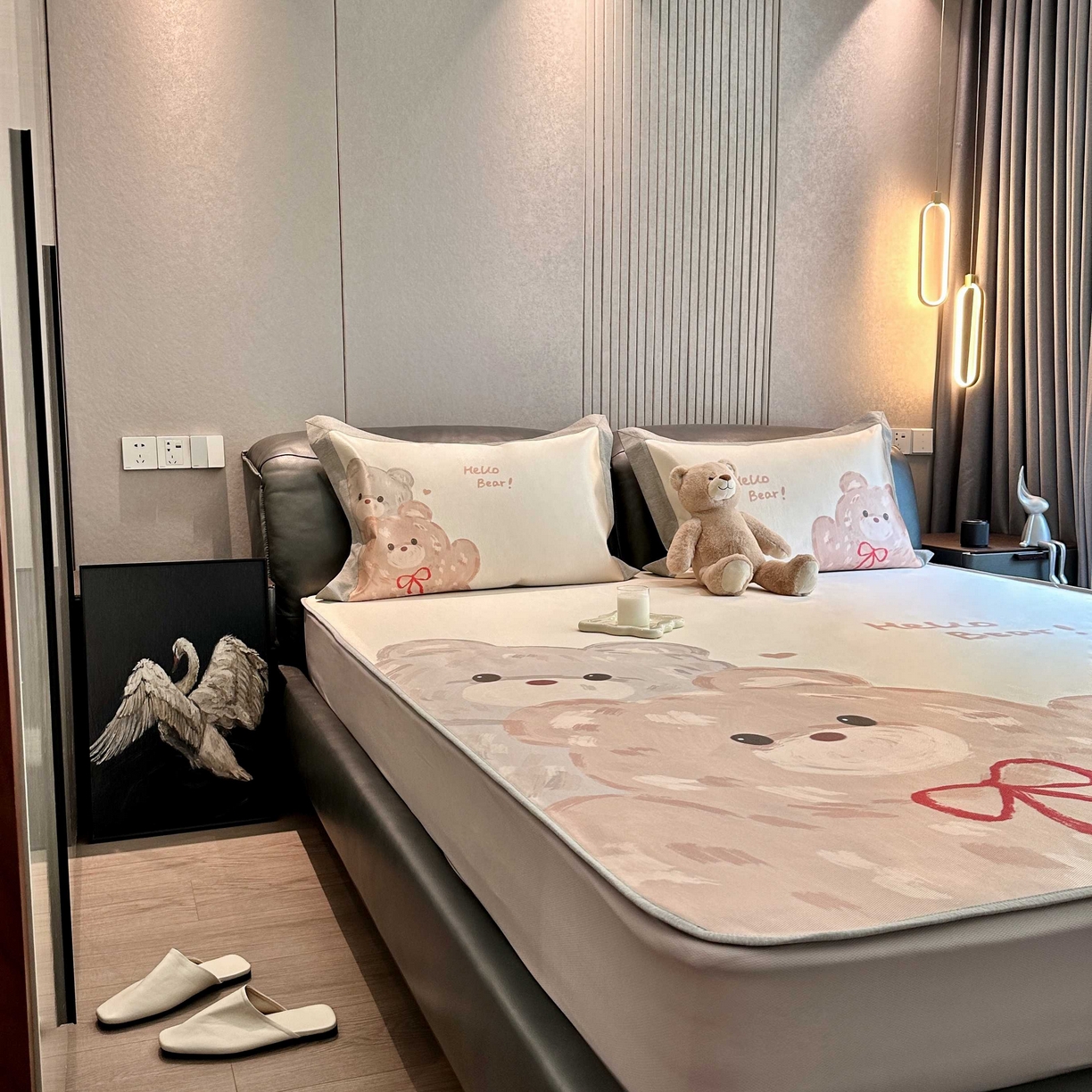 91家纺网 家纺一手货源 找家纺 JUICY 橘滋家纺 2025新款夏日高端轻奢数码冰丝奢简高级凉席床笠 大眼熊仔