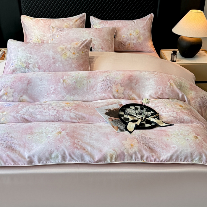 91家纺网 家纺一手货源 找家纺 洺兰家居 2025春夏新款100支莱赛尔天丝贡缎数码印花麻绳款四件套高端礼盒 漫野粉