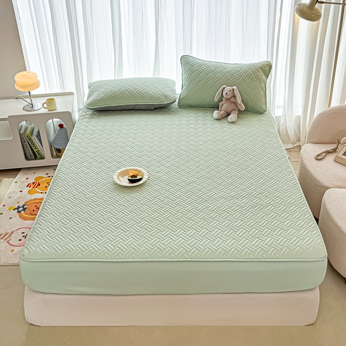 91家纺网 家纺一手货源 找家纺 欧邦 2025新款四季款纯色水洗棉夹棉床笠床垫保护罩-场景二 条格-浅绿