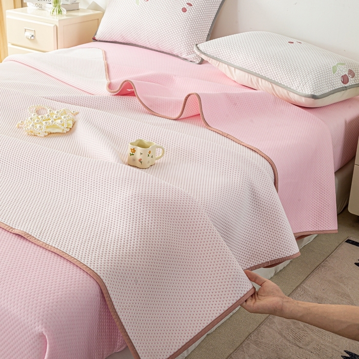 91家纺网 家纺一手货源 找家纺 梦初语 2025新款A类华夫格冰豆豆夏被子针织提花凉感夏凉被单双人空调被可机水洗 浪漫粉