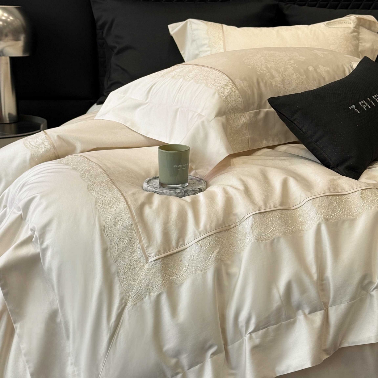 91家纺网 家纺一手货源 找家纺 太古汇家居 2025新款全棉提花绣花“伊莎贝拉”系列四件套 伊莎贝拉-米金色