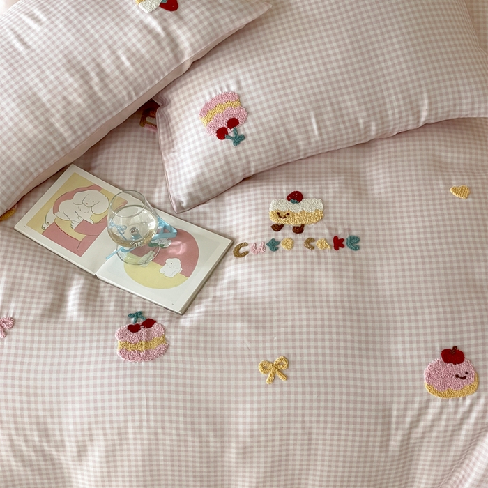 91家纺网 家纺一手货源 找家纺 2025新款60S兰精天丝卡通毛巾绣四件套-暗合款 天丝可颂