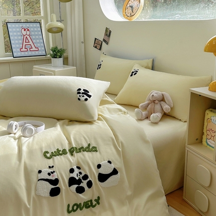 91家纺网 家纺一手货源 找家纺 迪拜家纺 2025新款加厚水洗棉四件套-熊猫 春黄