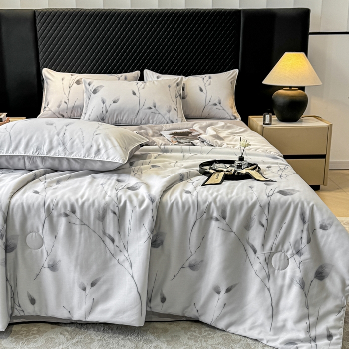 91家纺网 家纺一手货源 找家纺 芊寻家居 2025春夏新款50支莱赛尔天丝贡缎数码印花麻绳款四件套高端礼盒 静谧灰