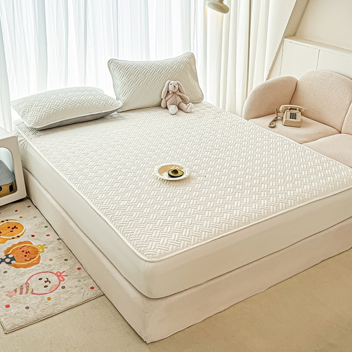 91家纺网 家纺一手货源 找家纺 欧邦 2025新款四季款纯色水洗棉夹棉床笠床垫保护罩-场景二 条格-白色