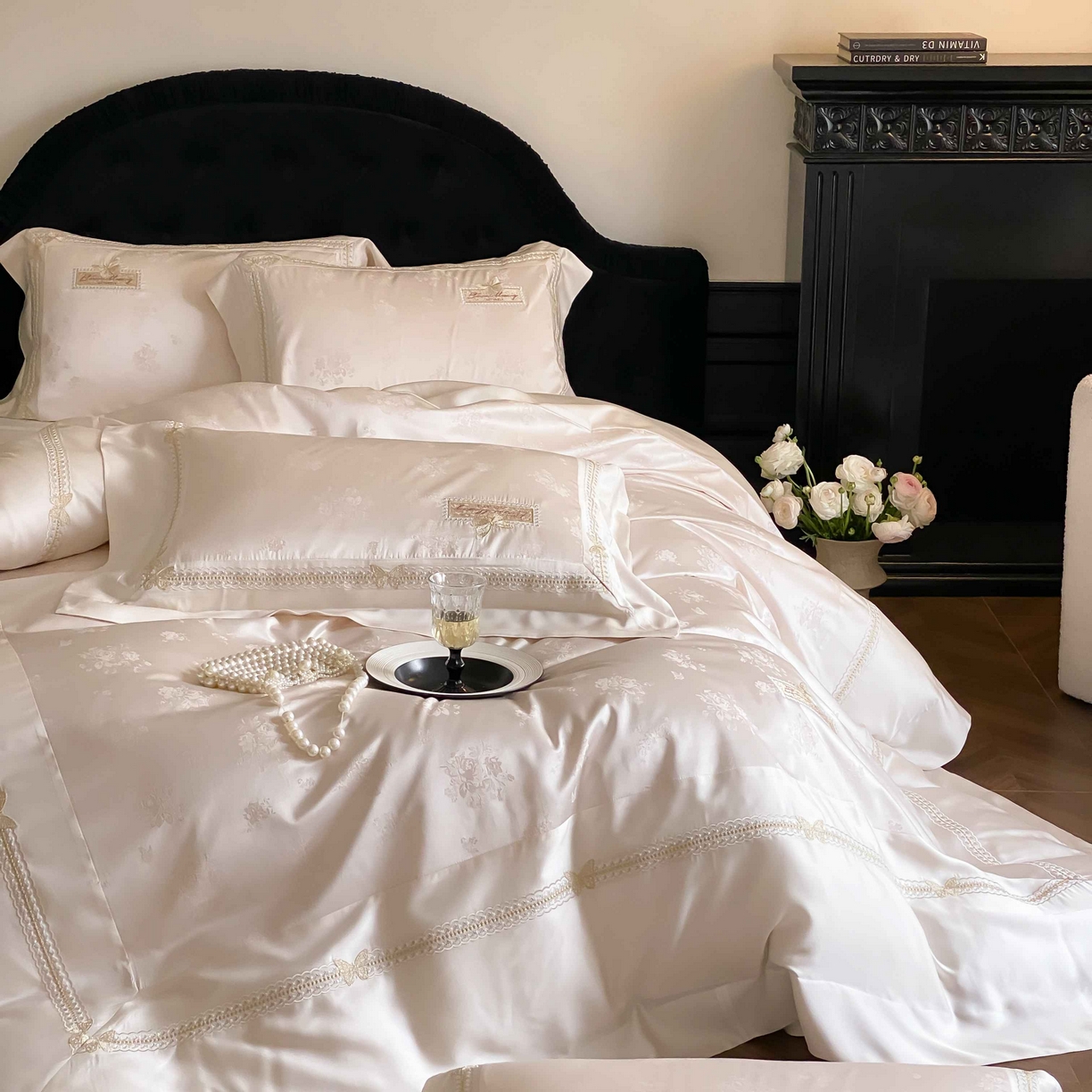 91家纺网 家纺一手货源 找家纺 太古汇家居 2025新款兰精天丝高精密提花-绣花“花间蝶影”系列  花间蝶影-香槟