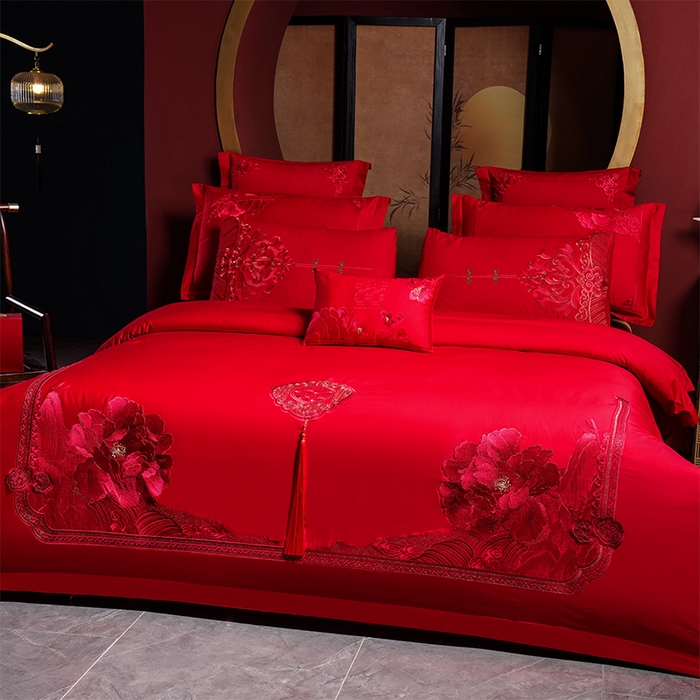 91家纺网 家纺一手货源 找家纺 振翼家纺婚庆专供 2025新款全棉长绒棉婚庆精致绣花四件套 玫瑰天使 红