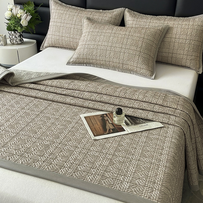 91家纺网 家纺一手货源 找家纺 大渔生活 2025新款磨毛夹棉床盖 养心格