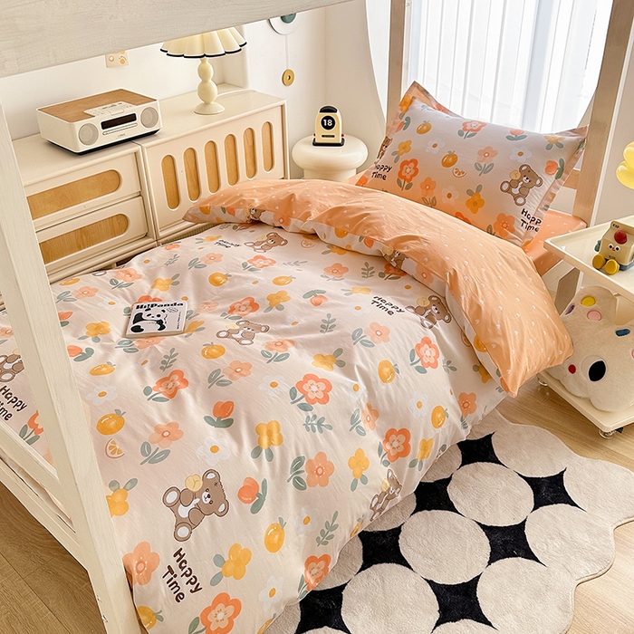 91家纺网 家纺一手货源 找家纺 卡普 2025新款爆款加厚卡通小清新全棉纯棉学生宿舍三件套床笠隔天可拿秋日森林