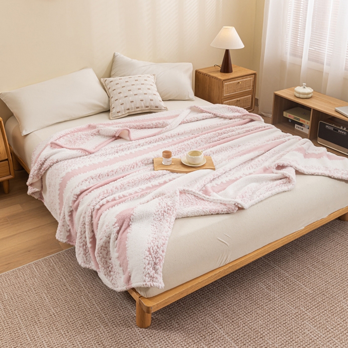 91家纺网 家纺一手货源 找家纺 潮邦 2025新款阳离子柔云毯毛毯-素影雅韵系列【可供跨境电商可压缩】 柔粉