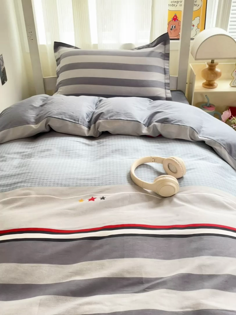 91家纺网 家纺一手货源 找家纺 卡普二店 2024新款爆款加厚卡通小清新全棉纯棉学生宿舍三件套床笠隔天可拿 沐光