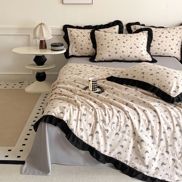 91家纺网 家纺一手货源 找家纺 乐沐家纺 2025新款法式花边夏被四件套 夏被-蝶舞