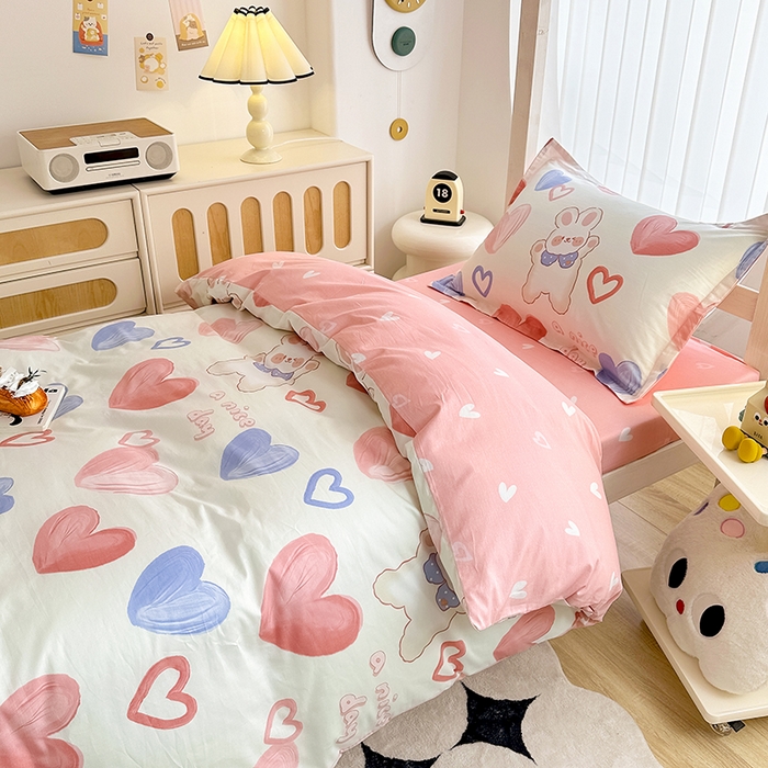 91家纺网 家纺一手货源 找家纺 卡普 2025新款爆款加厚卡通小清新全棉纯棉学生宿舍三件套床笠隔天可拿小兔可可