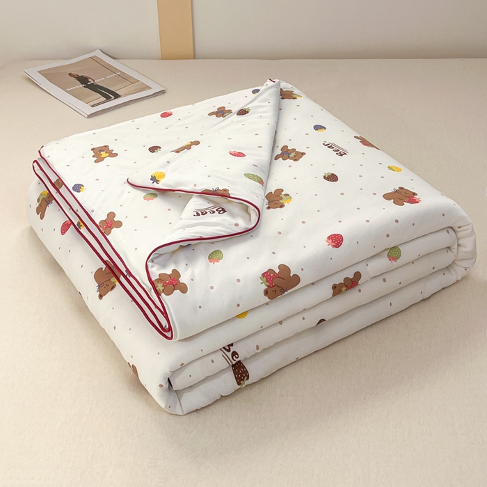 91家纺网 家纺一手货源 找家纺 龙图家纺 2025新款A类母婴针织棉夏被印花卡通凉感丝夏凉被空调被 小熊宝贝