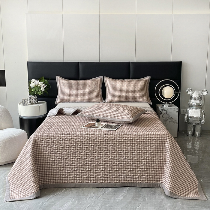 91家纺网 家纺一手货源 找家纺 大渔生活 2025新款磨毛夹棉床盖 小香格