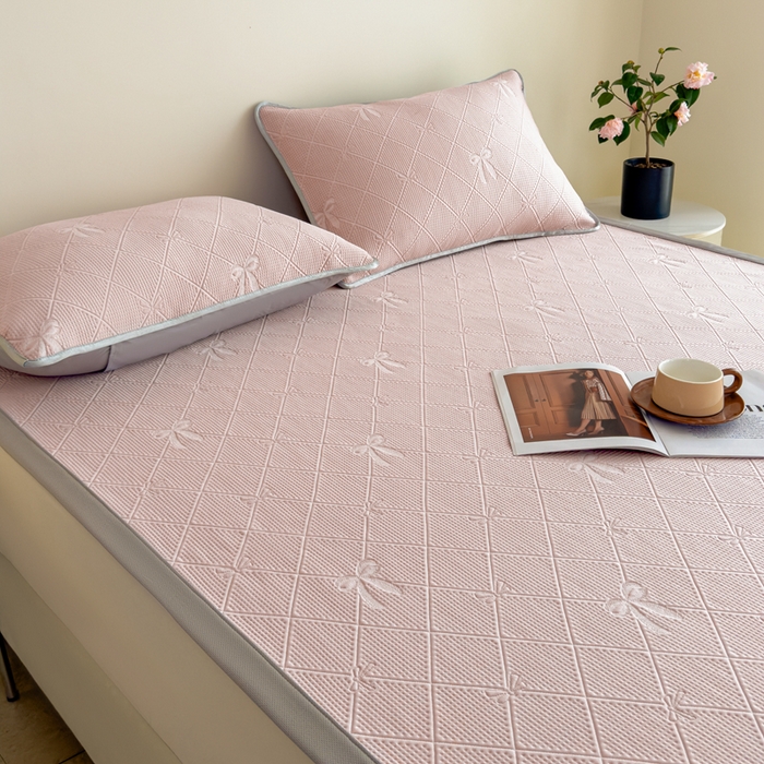 91家纺网 家纺一手货源 找家纺 吉祥家纺 2025春夏新款包边提花凉席席子 领结粉