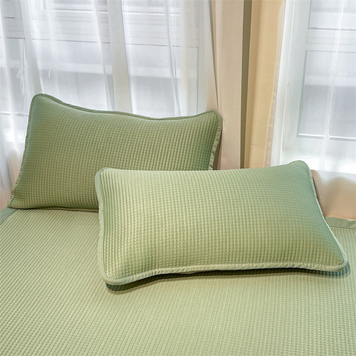 91家纺网 家纺一手货源 找家纺 喜居 2025新款中分子小奶汪刺绣凉席PE凉席 小奶汪-绿