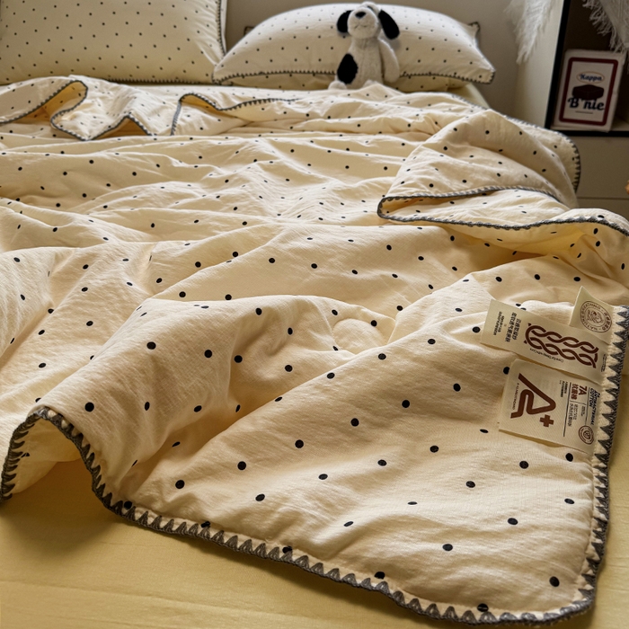 91家纺网 家纺一手货源 找家纺 星巴k家纺 2025新款春夏云感双层纱A类母婴级三角针夏被贝壳边夏凉被贝壳绣【可提供买家秀】 贝壳绣-波点（灰）