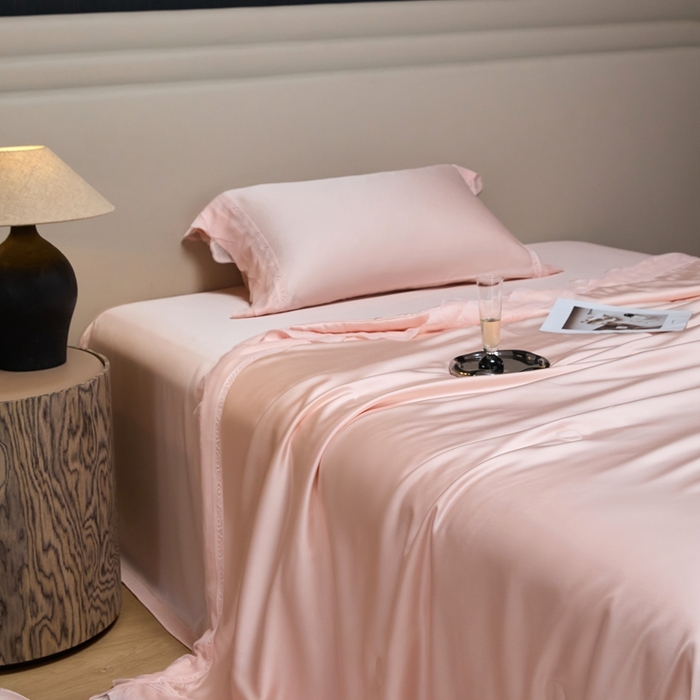 91家纺网 家纺一手货源 找家纺 时亿家居 2025新款80s兰精天丝夏被四件套 爱丽丝 爱丽丝 芽粉