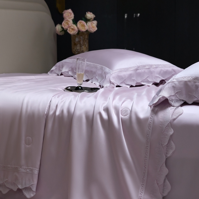 91家纺网 家纺一手货源 找家纺 时亿家居 2025新款80s兰精天丝夏被四件套 爱丽丝 爱丽丝 紫