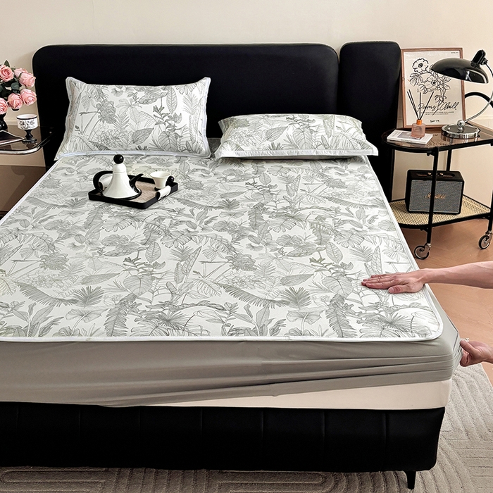 91家纺网 家纺一手货源 找家纺 绒艺席业 2025新款赫本风印花凉席席子系列床笠款 半暮之梦