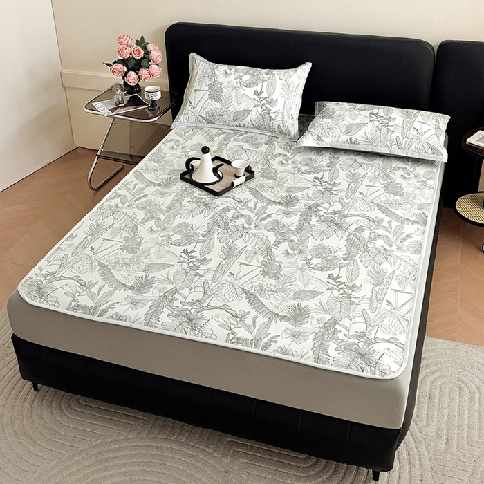 91家纺网 家纺一手货源 找家纺 绒艺席业 2025新款赫本风印花凉席席子系列床笠款 半暮之梦