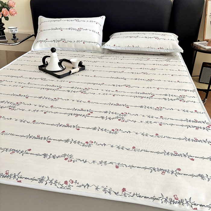 91家纺网 家纺一手货源 找家纺 绒艺席业 2025新款赫本风印花凉席席子系列床笠款 昨日情书