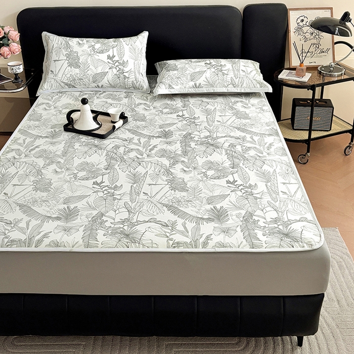 91家纺网 家纺一手货源 找家纺 绒艺席业 2025新款赫本风印花凉席席子系列床笠款 半暮之梦