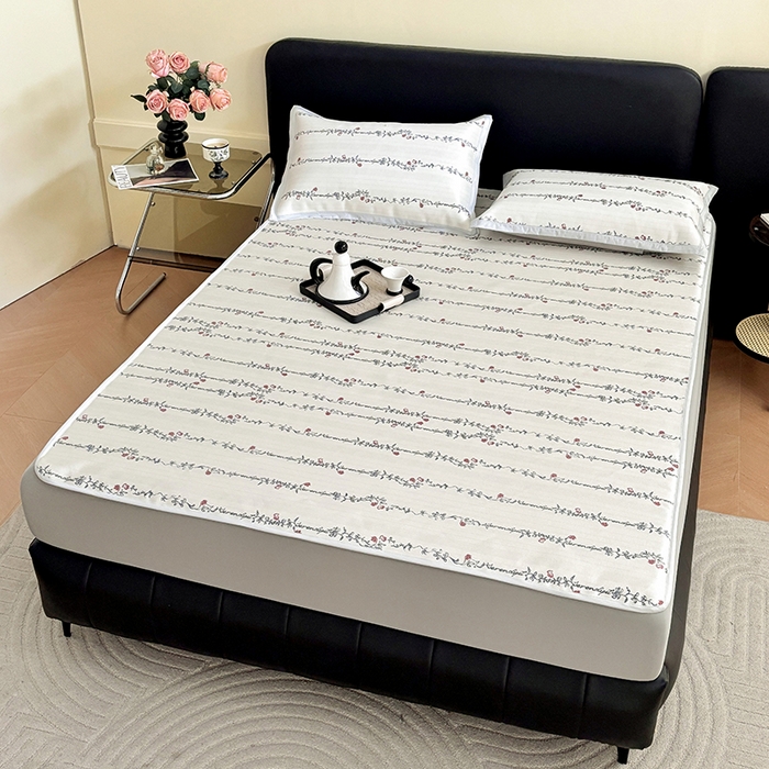 91家纺网 家纺一手货源 找家纺 绒艺席业 2025新款赫本风印花凉席席子系列床笠款 昨日情书