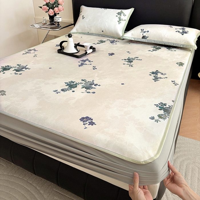 91家纺网 家纺一手货源 找家纺 绒艺席业 2025新款赫本风印花凉席席子系列床笠款 苑叶