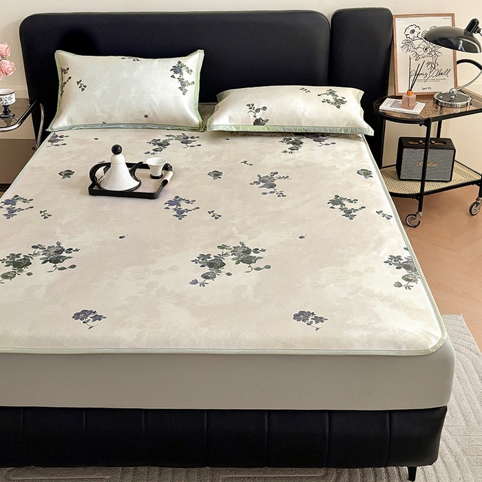 91家纺网 家纺一手货源 找家纺 绒艺席业 2025新款赫本风印花凉席席子系列床笠款 苑叶