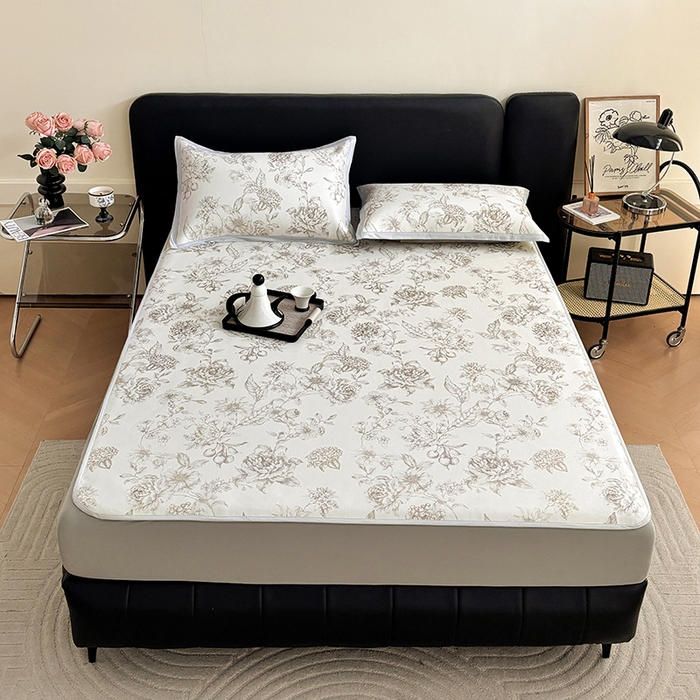 91家纺网 家纺一手货源 找家纺 绒艺席业 2025新款赫本风印花凉席席子系列床笠款 春风吹