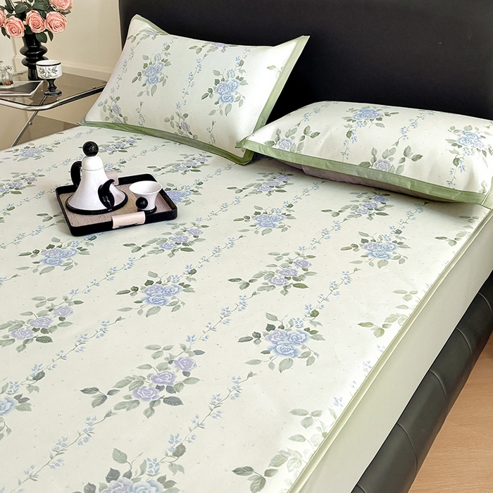 91家纺网 家纺一手货源 找家纺 绒艺席业 2025新款赫本风印花凉席席子系列床笠款 蔓野