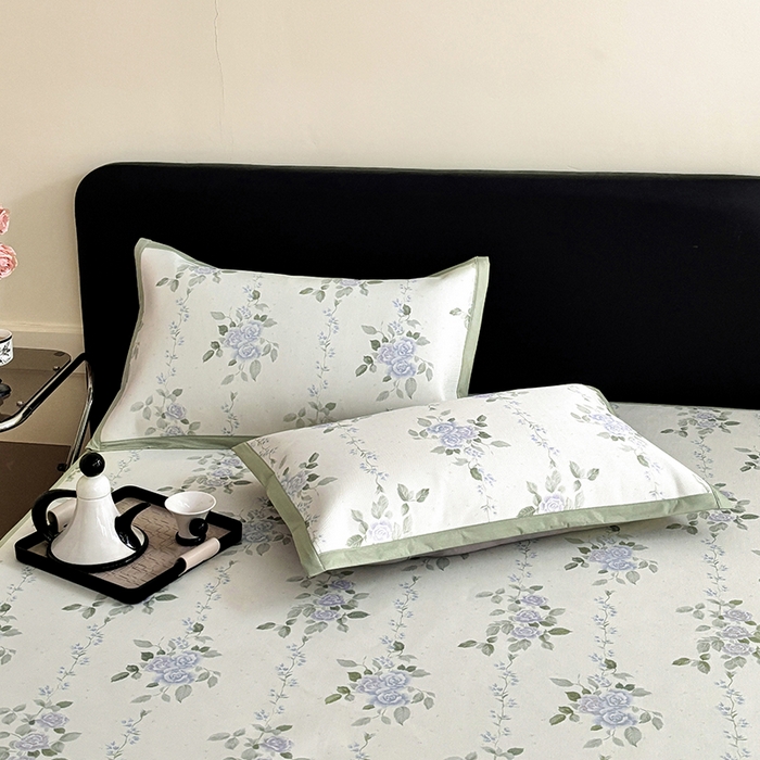 91家纺网 家纺一手货源 找家纺 绒艺席业 2025新款赫本风印花凉席席子系列床笠款 蔓野