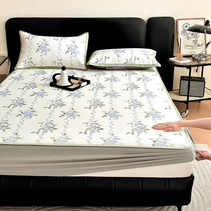 91家纺网 家纺一手货源 找家纺 绒艺席业 2025新款赫本风印花凉席席子系列床笠款 蔓野