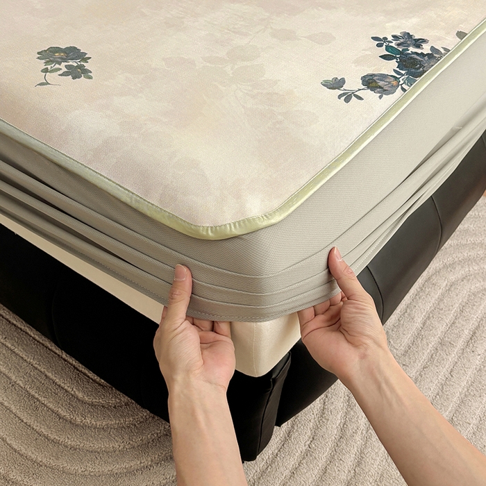 91家纺网 家纺一手货源 找家纺 绒艺席业 2025新款赫本风印花凉席席子系列床笠款 苑叶