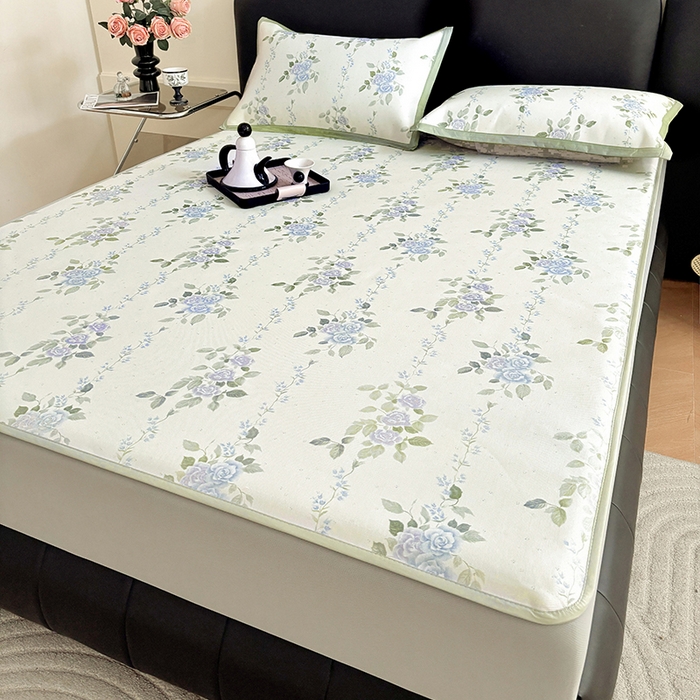 91家纺网 家纺一手货源 找家纺 绒艺席业 2025新款赫本风印花凉席席子系列床笠款 蔓野