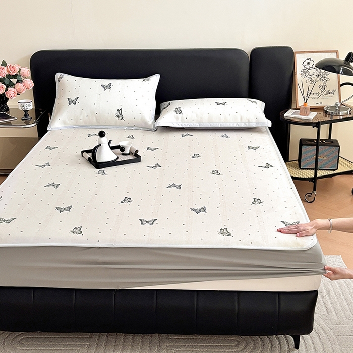 91家纺网 家纺一手货源 找家纺 绒艺席业 2025新款赫本风印花凉席席子系列床笠款 翩翩蝴蝶