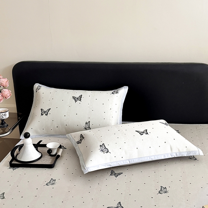 91家纺网 家纺一手货源 找家纺 绒艺席业 2025新款赫本风印花凉席席子系列床笠款 翩翩蝴蝶