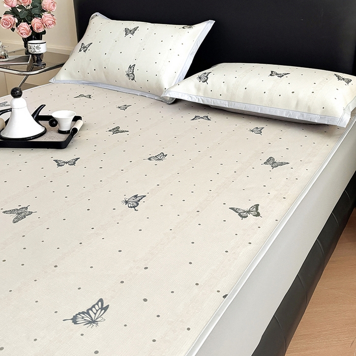 91家纺网 家纺一手货源 找家纺 绒艺席业 2025新款赫本风印花凉席席子系列床笠款 翩翩蝴蝶