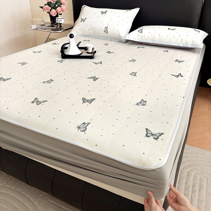 91家纺网 家纺一手货源 找家纺 绒艺席业 2025新款赫本风印花凉席席子系列床笠款 翩翩蝴蝶