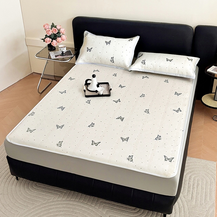 91家纺网 家纺一手货源 找家纺 绒艺席业 2025新款赫本风印花凉席席子系列床笠款 翩翩蝴蝶