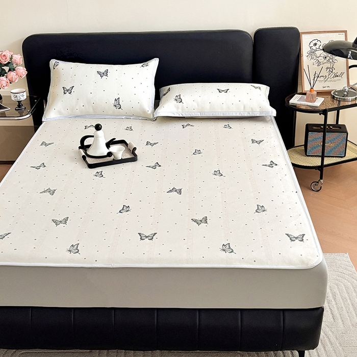 91家纺网 家纺一手货源 找家纺 绒艺席业 2025新款赫本风印花凉席席子系列床笠款 翩翩蝴蝶