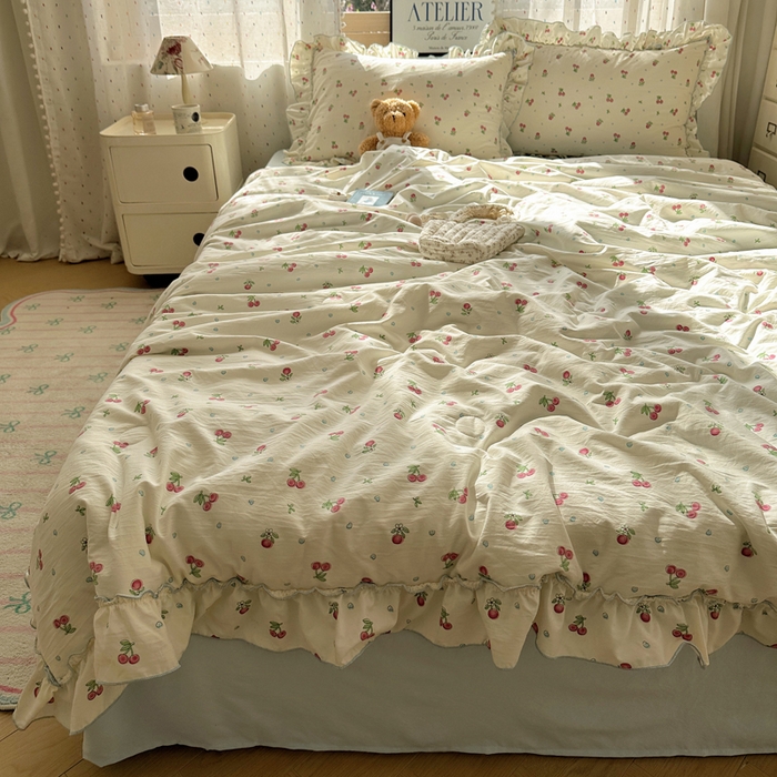 91家纺网 家纺一手货源 找家纺 轻奢坊 2025新款水洗棉密拷花边夏被夏凉被空调被四件套 小樱桃