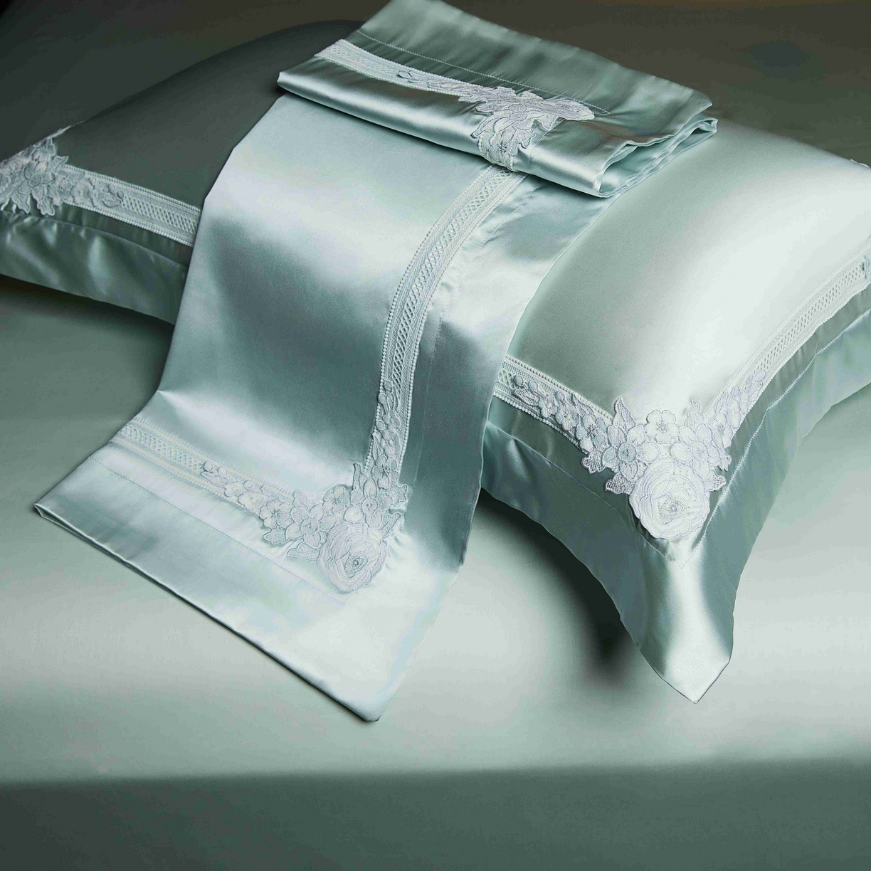 91家纺网 家纺一手货源 找家纺 缔缦 2025新款高端居家轻奢系列AB版真丝棉长绒棉芬尼细语 雅绿四件套