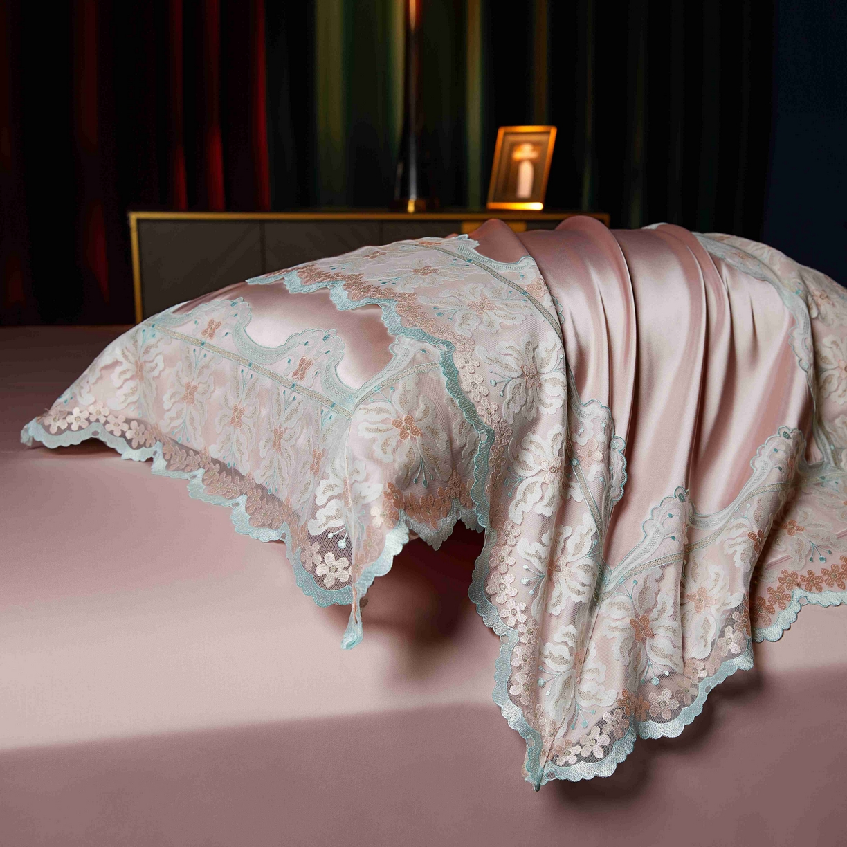 91家纺网 家纺一手货源 找家纺 缔缦 2025新款高端居家轻奢系列AB版真丝棉长绒棉梦幻兰馨 粉四件套