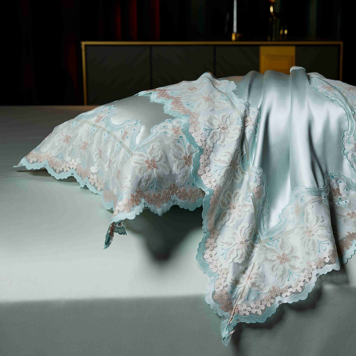 91家纺网 家纺一手货源 找家纺 缔缦 2025新款高端居家轻奢系列AB版真丝棉长绒棉梦幻兰馨 雅兰四件套