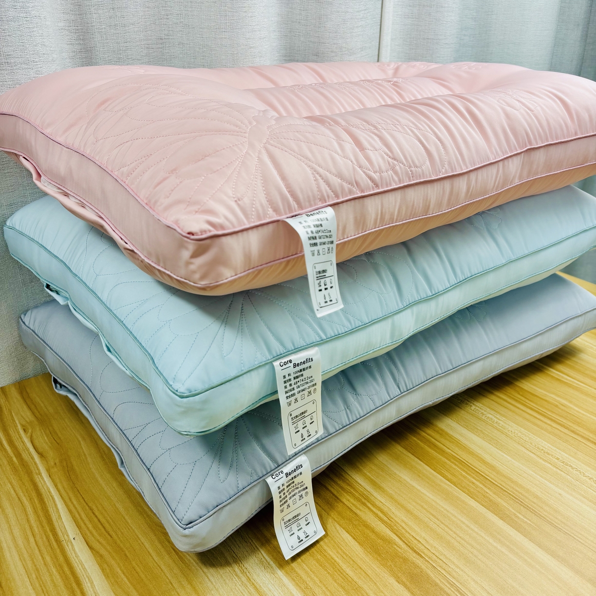 91家纺网 家纺一手货源 找家纺 露函家居 2025新款沁柔冰丝护颈枕 枕头枕芯 灰色