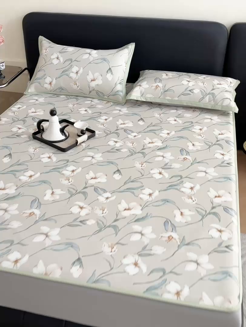 91家纺网 家纺一手货源 找家纺 绒艺席业 2025新款赫本风印花凉席席子系列床笠款 后花园