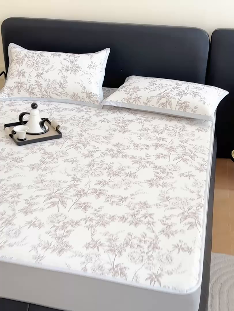 91家纺网 家纺一手货源 找家纺 绒艺席业 2025新款赫本风印花凉席席子系列床笠款 伊甸园